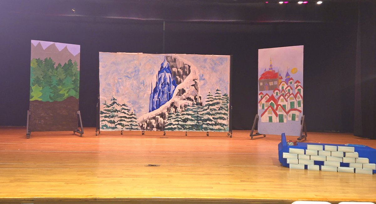 tymmoss's tweet image. Spent the day with

@Kittblessing

At Teaneck, NJ Middle School making the sets for tonight's performance of the musical Frozen.  

Great meeting the students and the staff. 

Let It Go, folks

#lifeoftym #gaymoviestar #lgbtactivist #nycentertainer 

@tymmoss