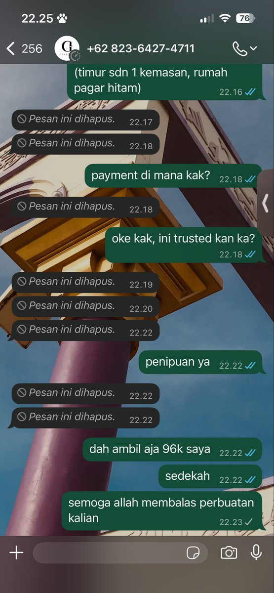 anotheiris's tweet photo. hmmm ada aja mau lebaran malah ketipu
hati hati buat temen2 yg beli di gonega**, kaau yg hub bukan akun resmi jangan di gubris 
hampir kena up 2jt 
tpi udh kena 96k, itung2 buang sial 
diingat2 ya guys ini nomornya dan usn tiktoknya 

#penipuan #scam #baju #tiktoklive https://t.co/psKfJmdCNk