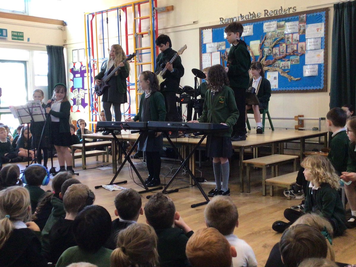 HollyGrovePSch's tweet image. A few photos from our amazing Rock Steady concert this morning. Well done to all the Rock Steady performers, you were all so confident and talented. We cannot wait for the Summer Term concert. 🎵🎤🎸🥁🎹 #learningisfun @PrimitasLP