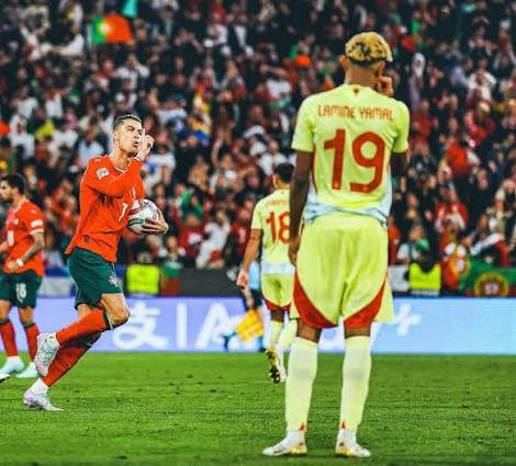 (fan) Maxwell tweet media