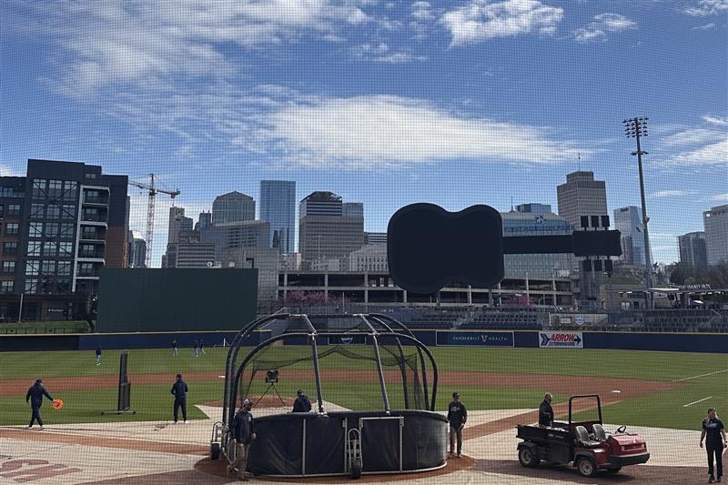 First Horizon Park tweet media