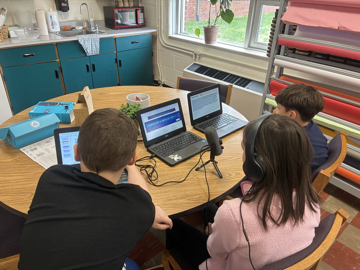 Jenniferc40456's tweet photo. Today my students recorded podcasts they created about the Declaration of Independence using equipment provided to us by @KEDCGrants! They have loved this project! @Promise_Leaders https://t.co/5GTILSymYq