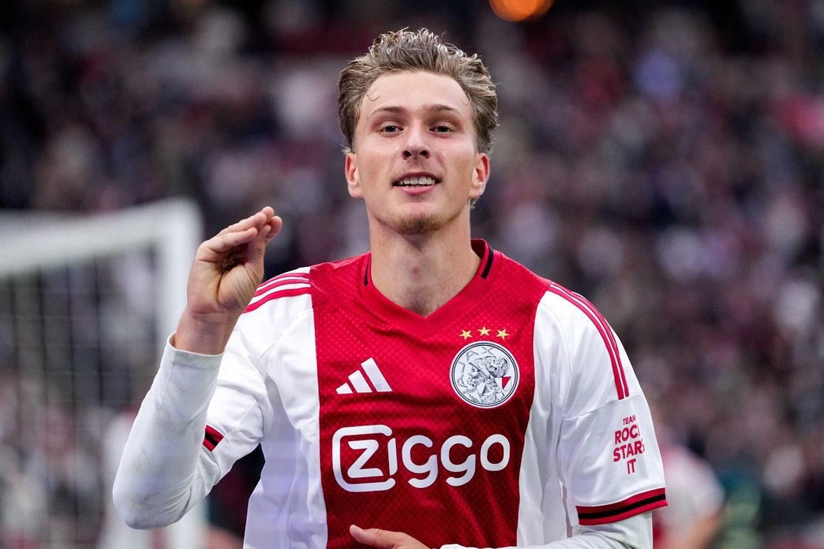 《 𝐉𝐉 》 tweet media