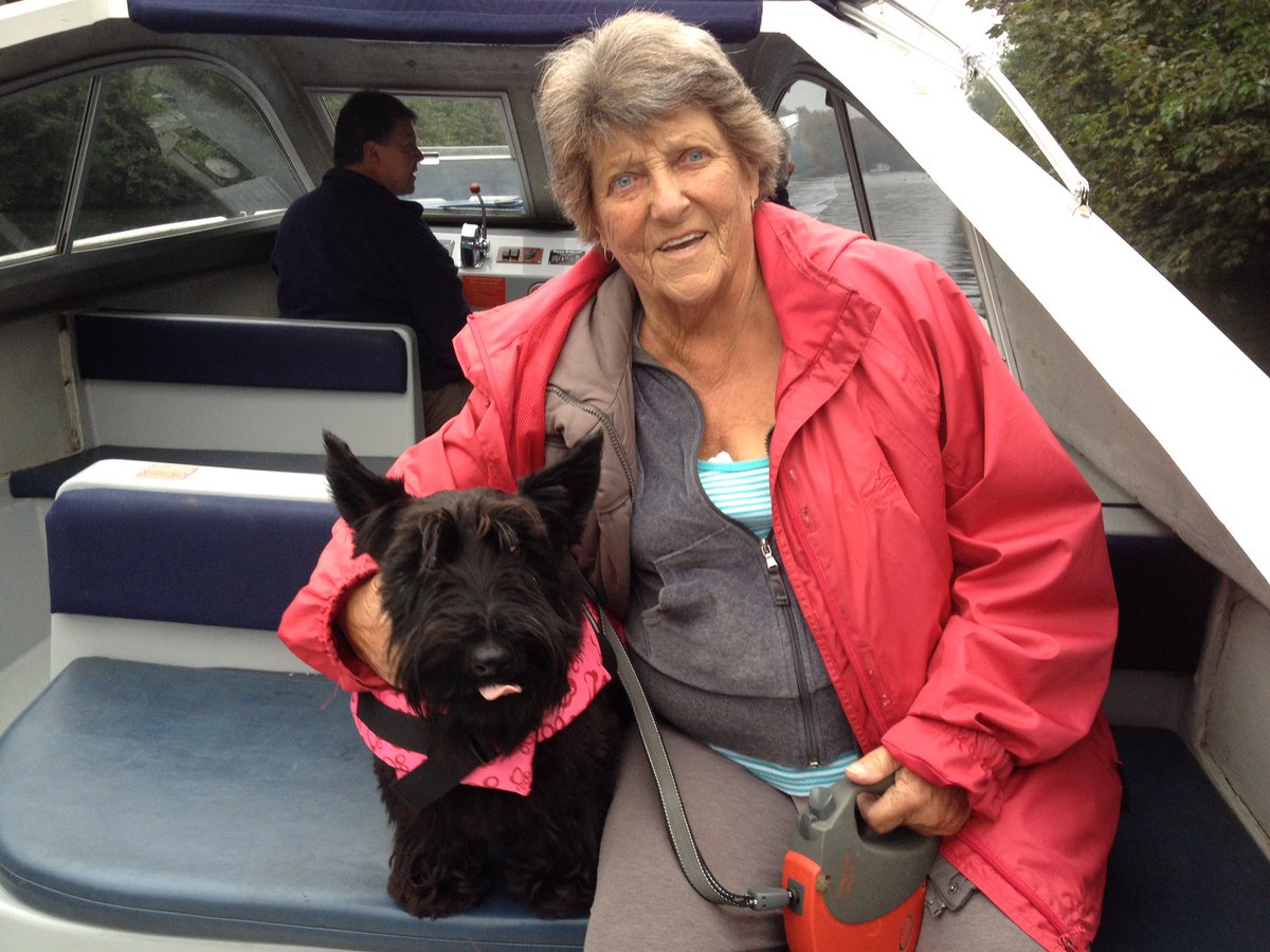 Lynne Holding tweet media