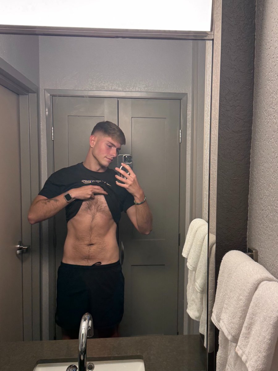 6’2” gas station boner pill 💊 tweet media