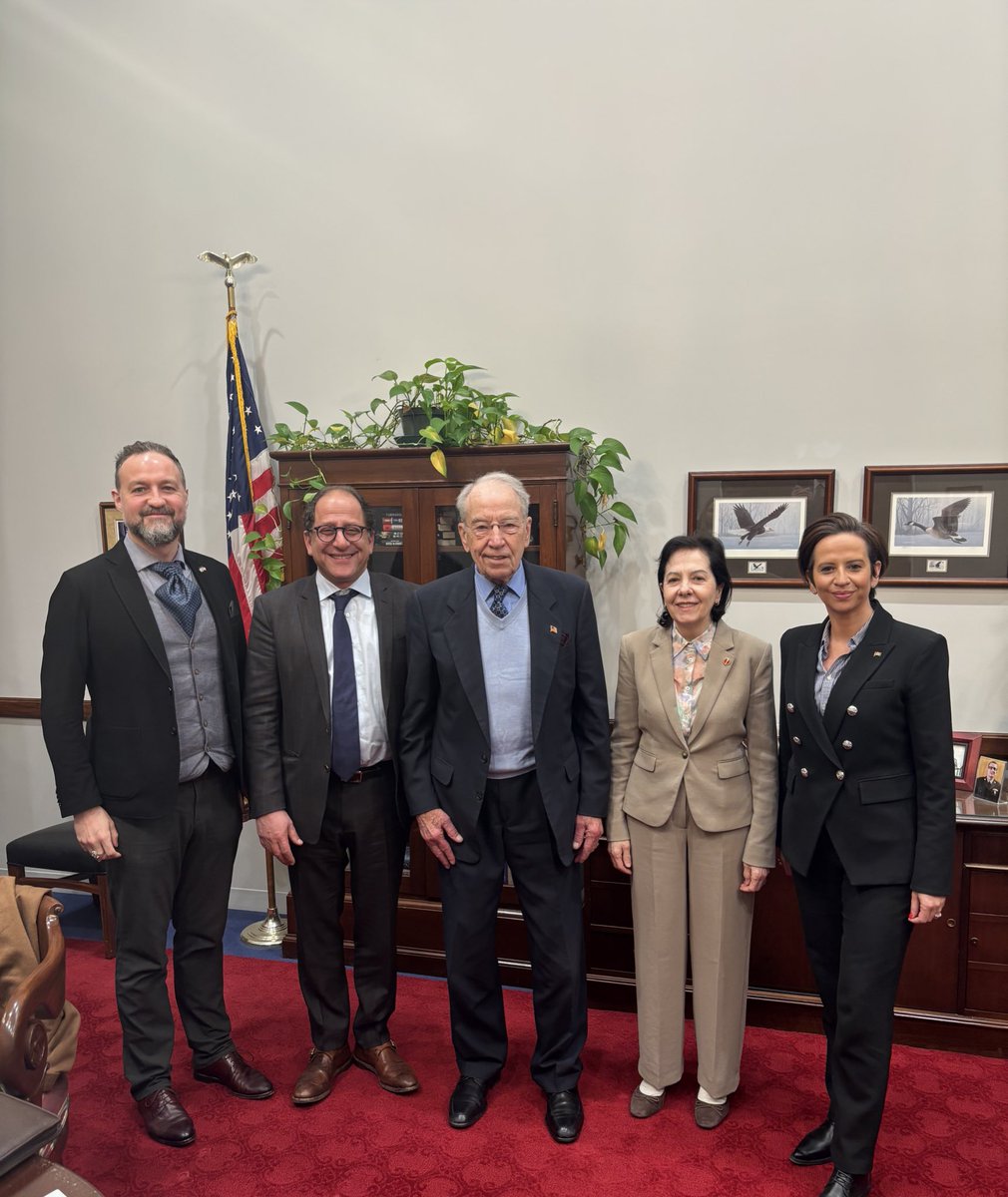 Chuck Grassley tweet media