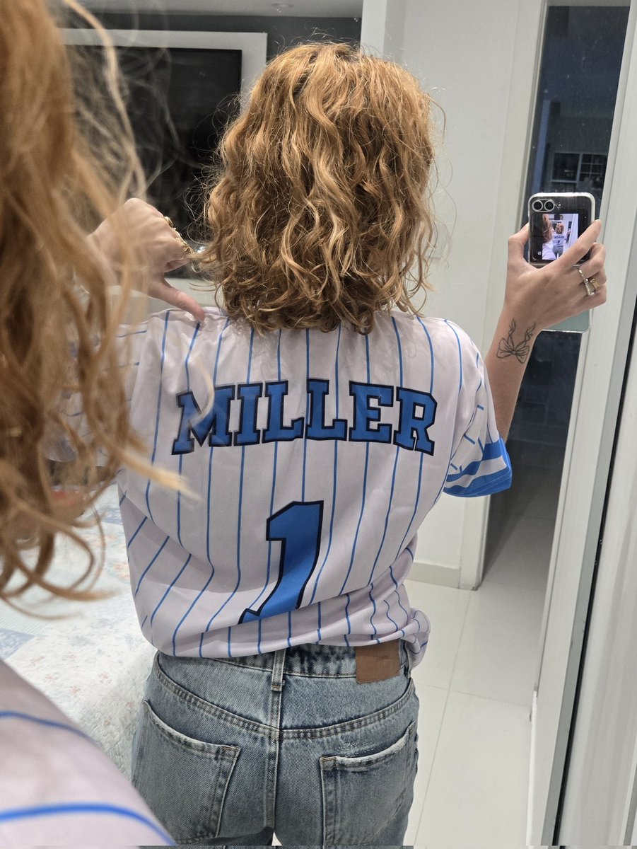 mar VAI VER O SKZ E O BTS tweet media