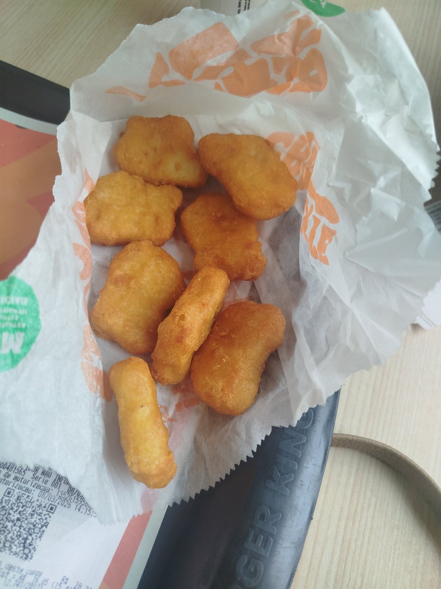 justatigerlilly's tweet photo. @BurgerKingBR o que tem a dizer quando alguém é mal atendido? Que estraga a experiência né? https://t.co/hlpCMjhzOc