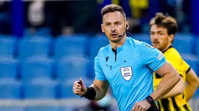 SENİN HAKEM GİBİ ANANI ……. Orospu çocuğu !.. #LIVvGS #ŞampiyonlarLigi