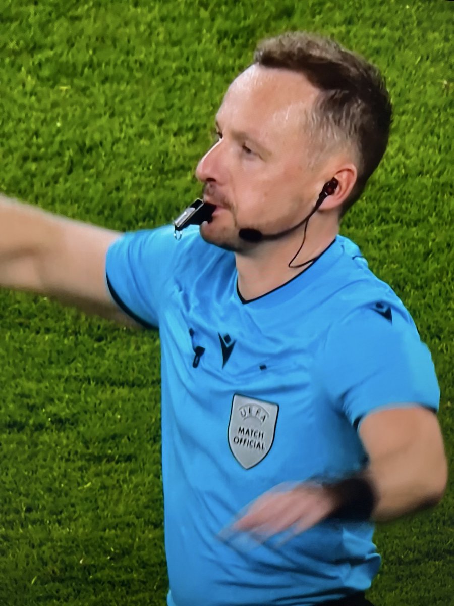 Orospu Çocuğu aç dilenci Polonya’lı
alırsın şimdi İngiliz pasaportunu .

 #LIVvGS #hakem #UCL