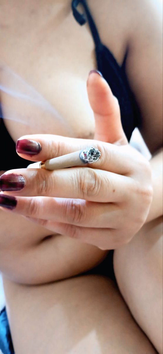 اني وزوجي tweet media