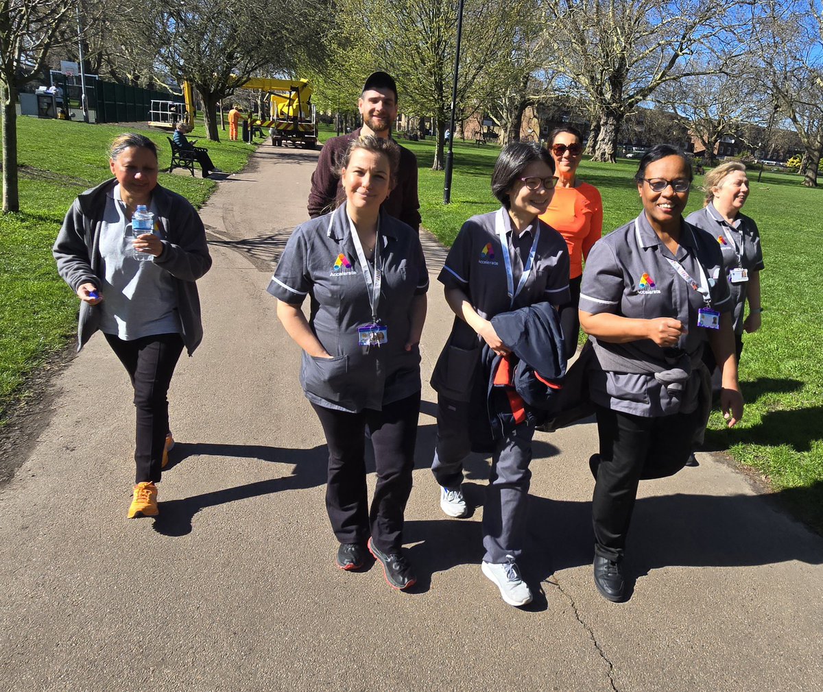 Accelerate tweet media