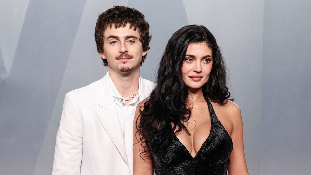 In Touch Weekly tweet media