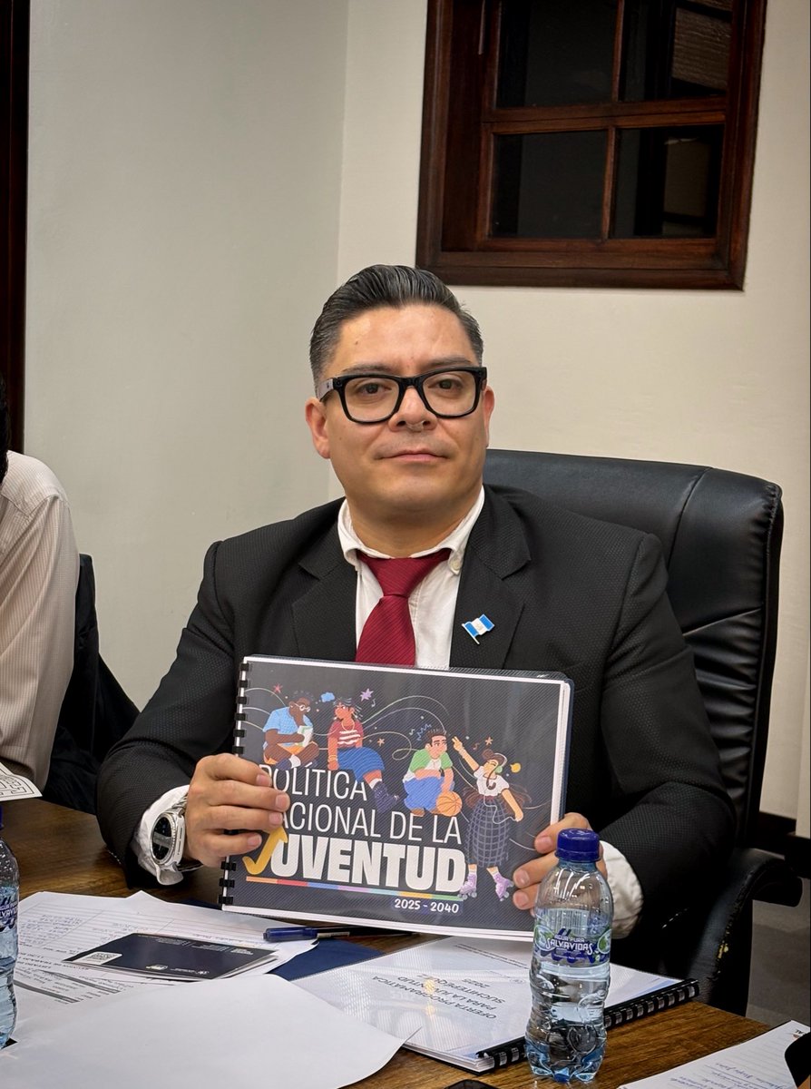 VasnyM's tweet photo. 📅 Miércoles, 18.Marzo.2026
⏰ 11:00 AM
📍 Congreso de la República de Guatemala.

Hoy participé en una reunión con universitarios y representantes de Acciones y No Palabras, Conjuve y el TSE 🤝 https://t.co/sHpOnSOKtD