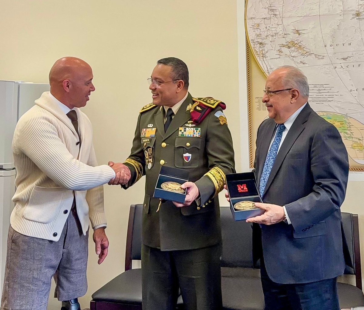 Ejército de Guatemala tweet media