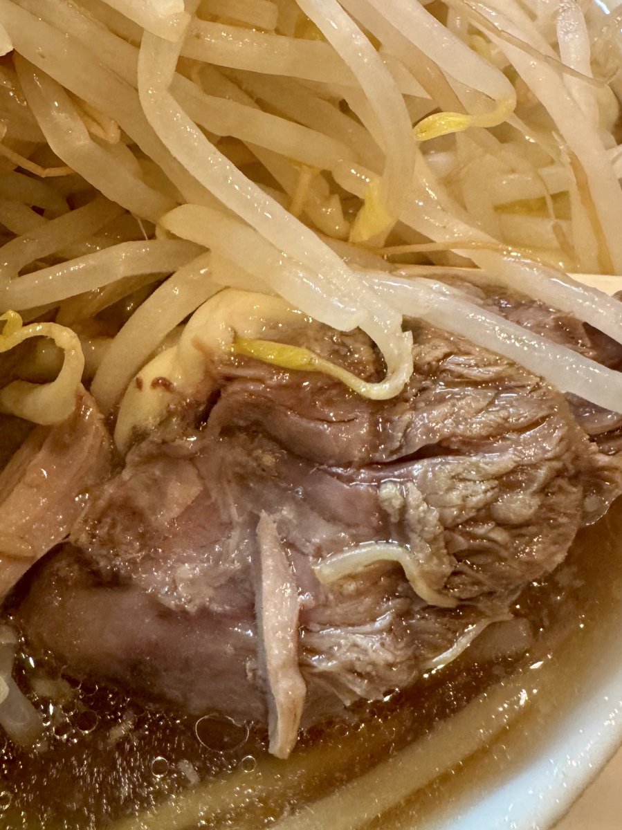 ごろりん tweet media