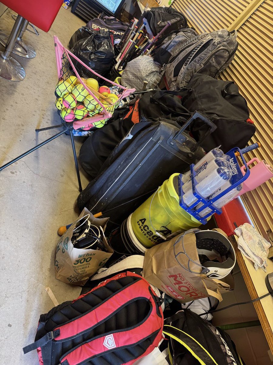 Memorial Mustang Softball tweet media