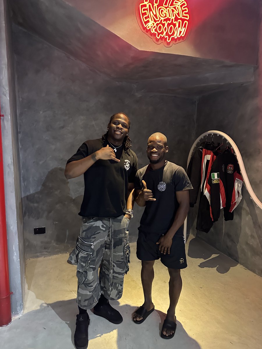 mololuwa tweet media