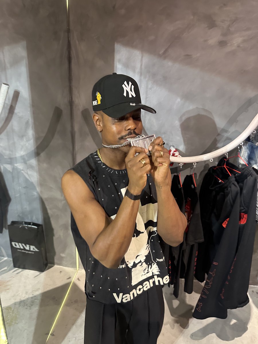 mololuwa tweet media