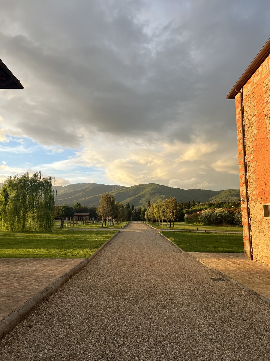 Frontierism tweet media