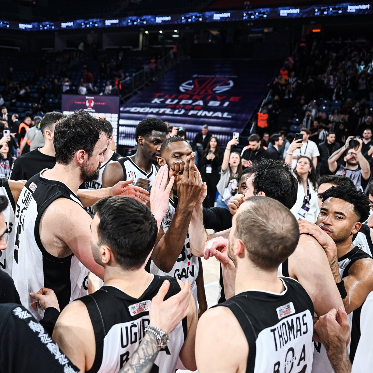 EUROCUP'I ALMAYA GELİYORUZ 😎😎😎

YARI FİNALDE TAM 3 TÜRK TAKIMI VAR 🇹🇷🇹🇷🇹🇷

• JL Bourg ⚔️ Türk Telekom
• Beşiktaş GAİN ⚔️ Bahçeşehir Koleji