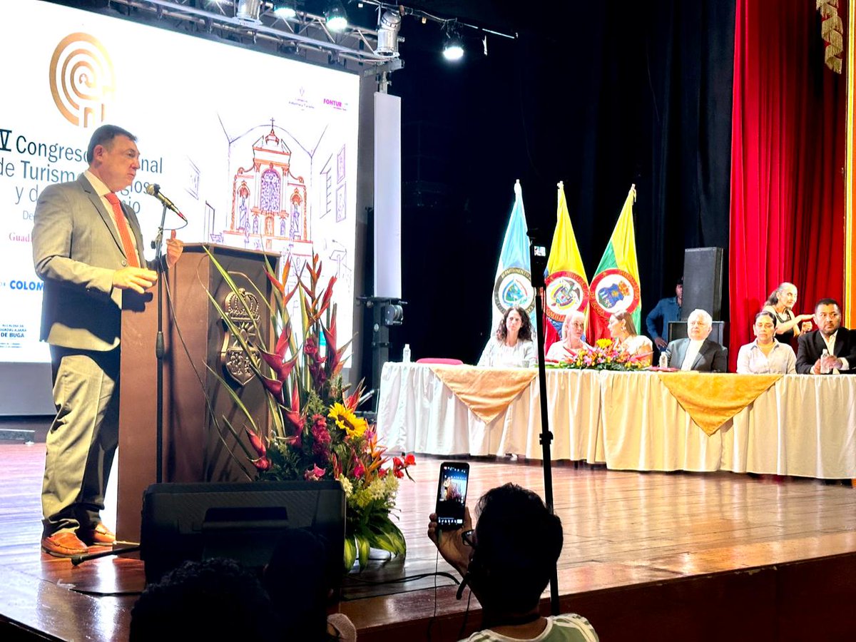 Cámara Comercio Buga tweet media