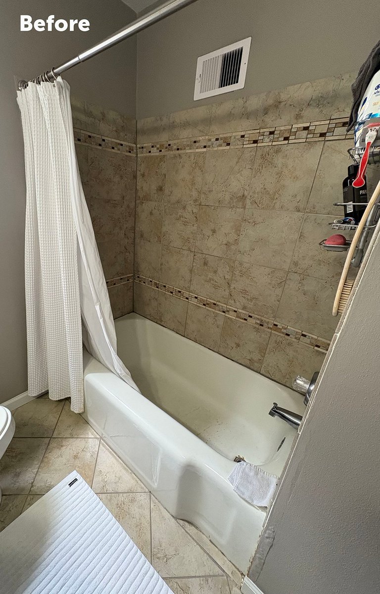 MosbyBldgArts's tweet image. We always love a good transformation. Fantastic work by the Mosby crew.
#bathroomremodel #bathroomdesign #homedesigninspo
