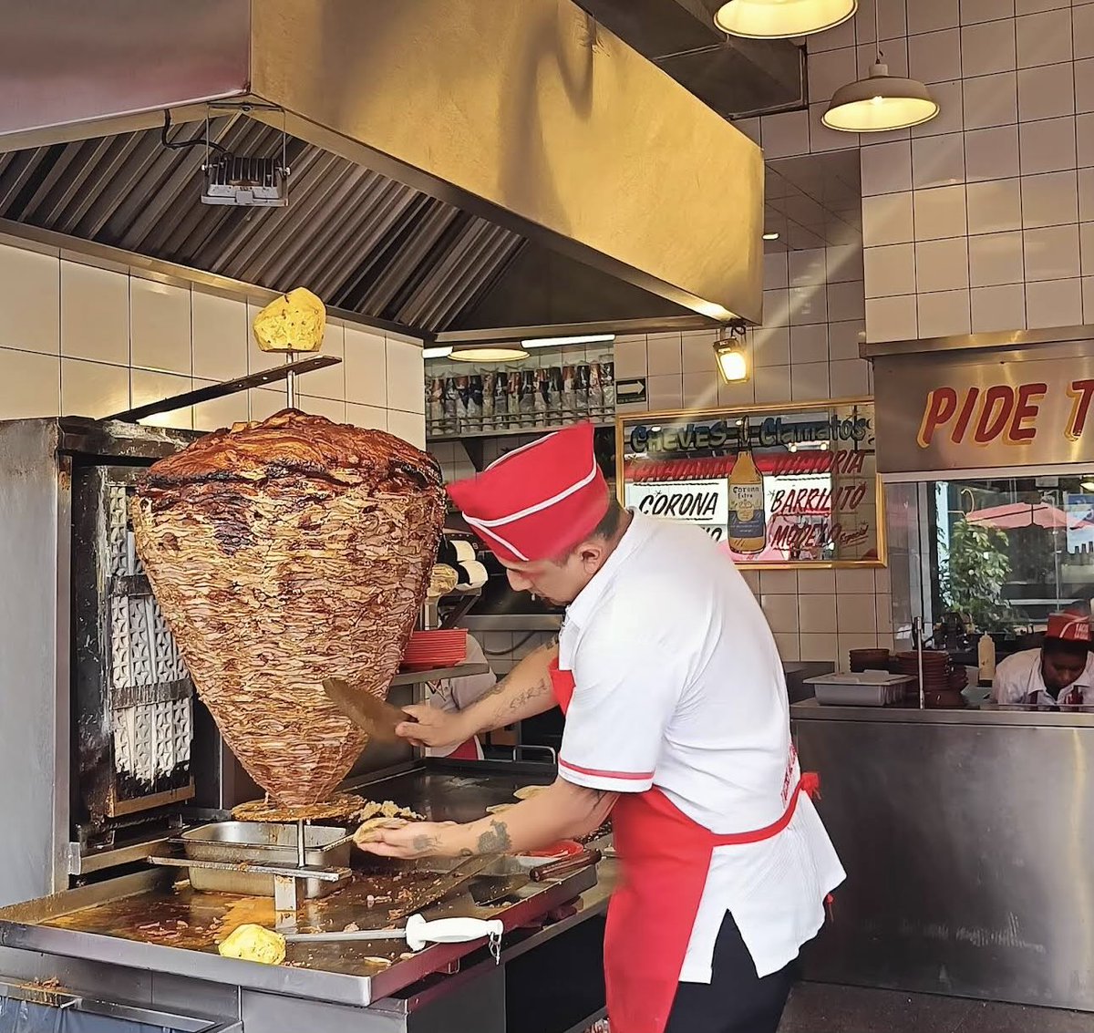 BowTiedPassport tweet media