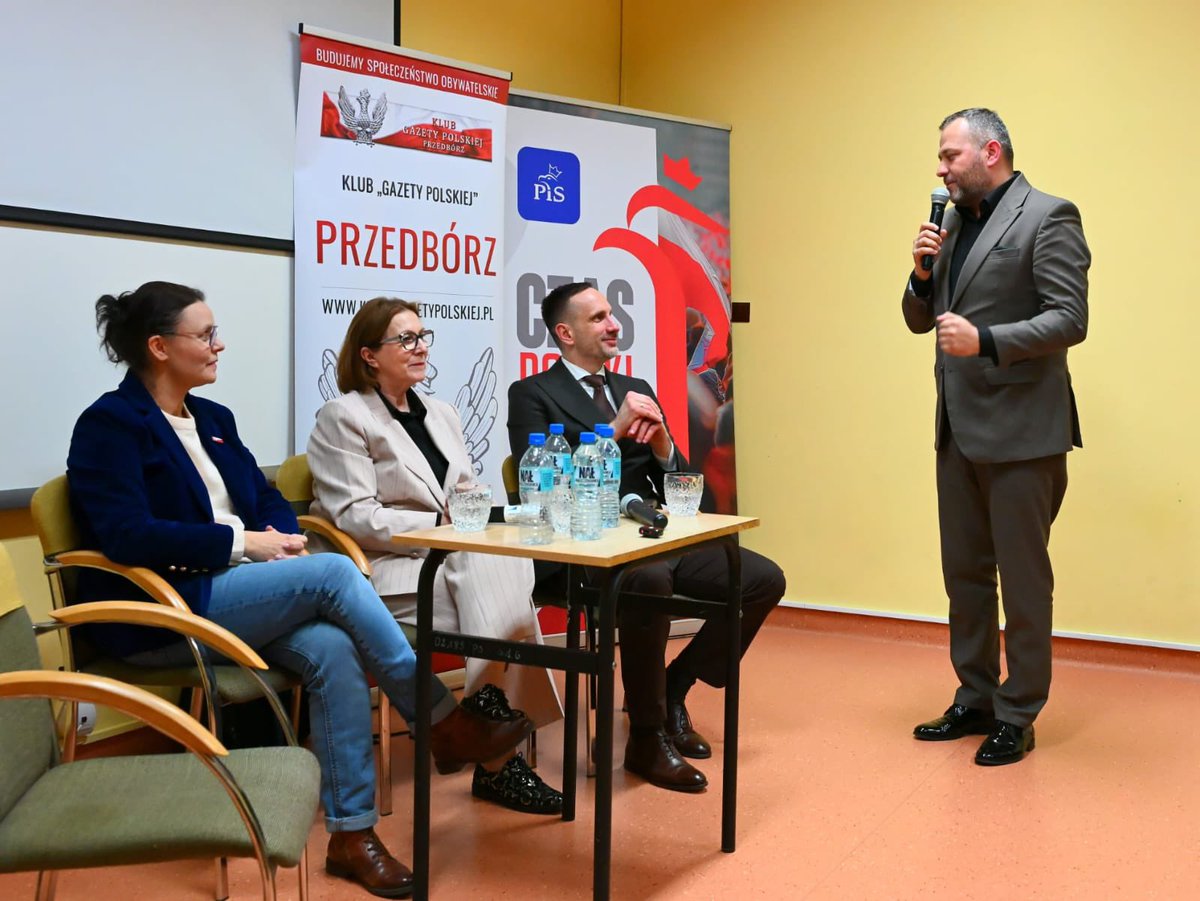 Anna Milczanowska #Nawrocki2025 🇵🇱 tweet media