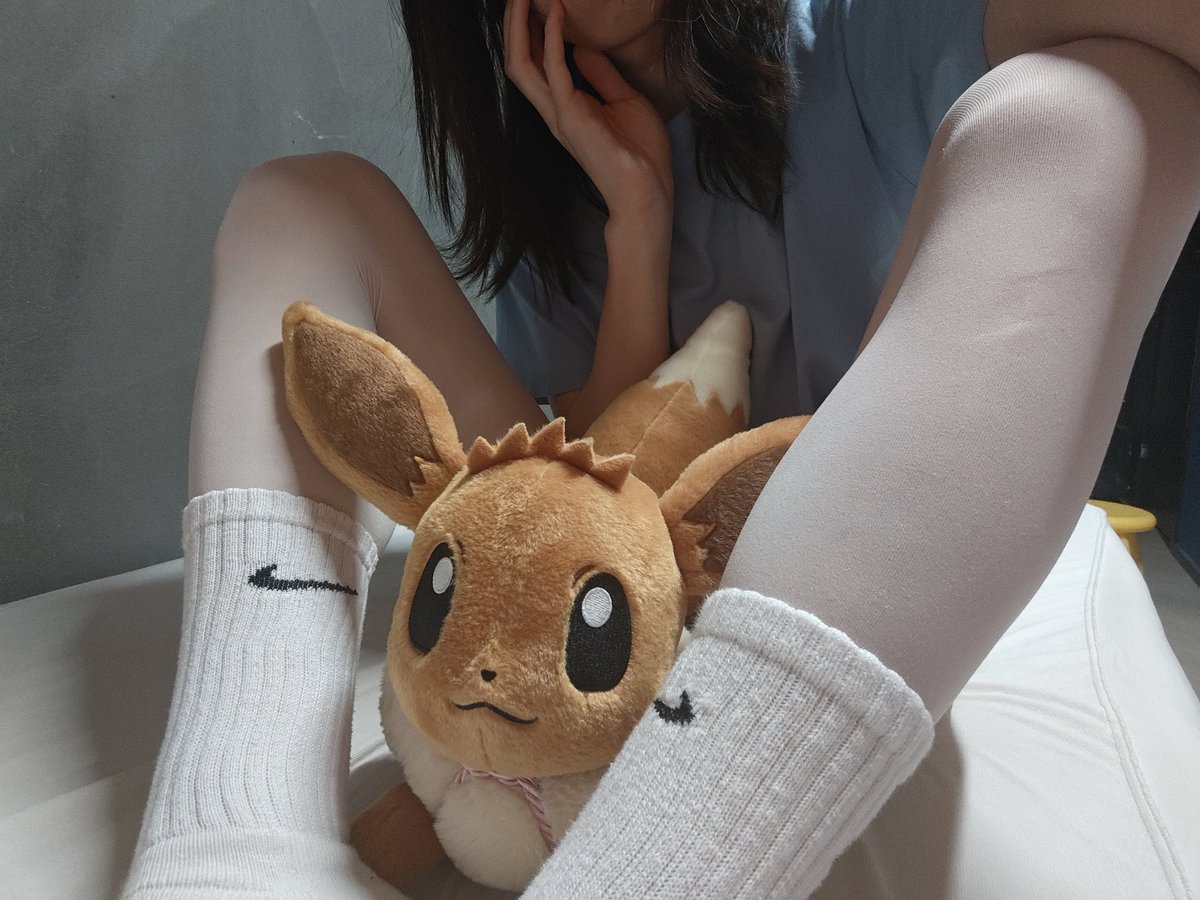 彼黍离离 tweet media