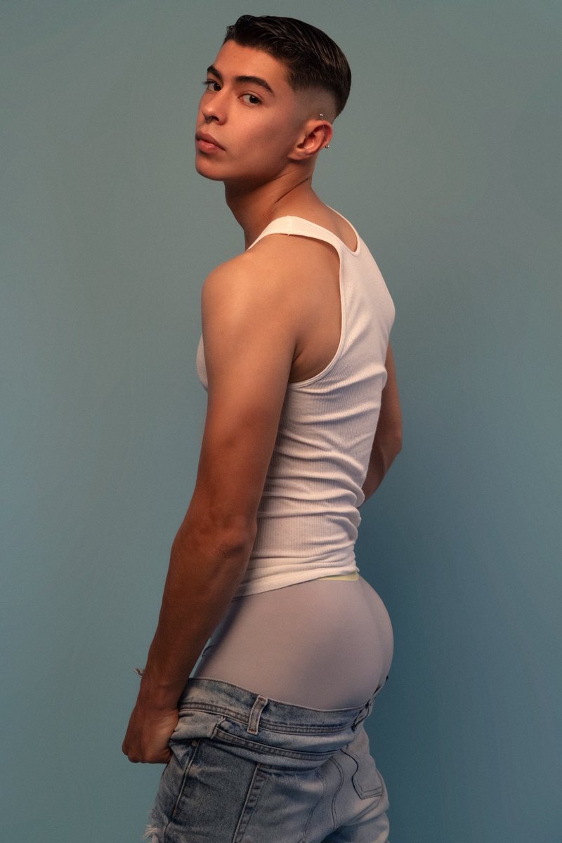 robb_sb's tweet photo. Isaac por mi 📸🍑🔥 https://t.co/ClvljHlX0b