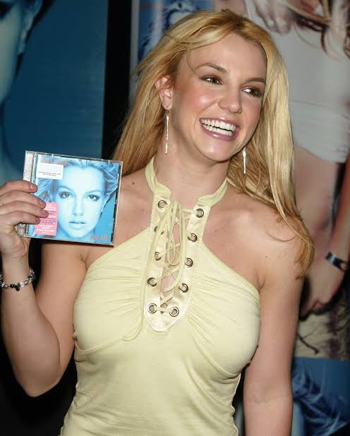 acervo y2k ٭✦ tweet media