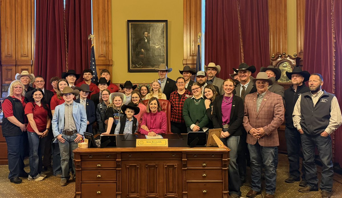 Gov. Kim Reynolds tweet media