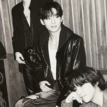 taehyung loops tweet media