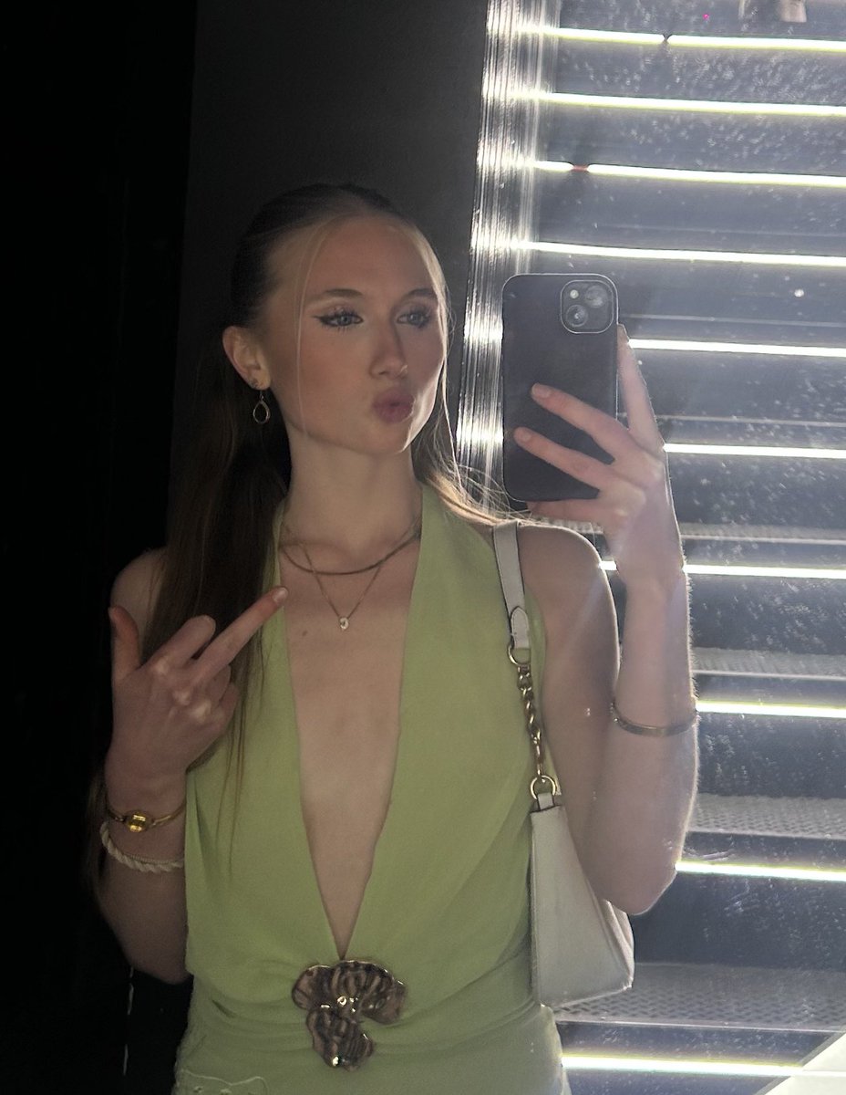 princess chloe tweet media