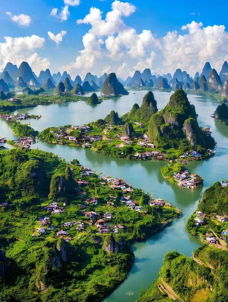 NatureRoot88's tweet photo. Guilin &amp; Li River, China 🇨🇳 https://t.co/I4MgJ0mRr3