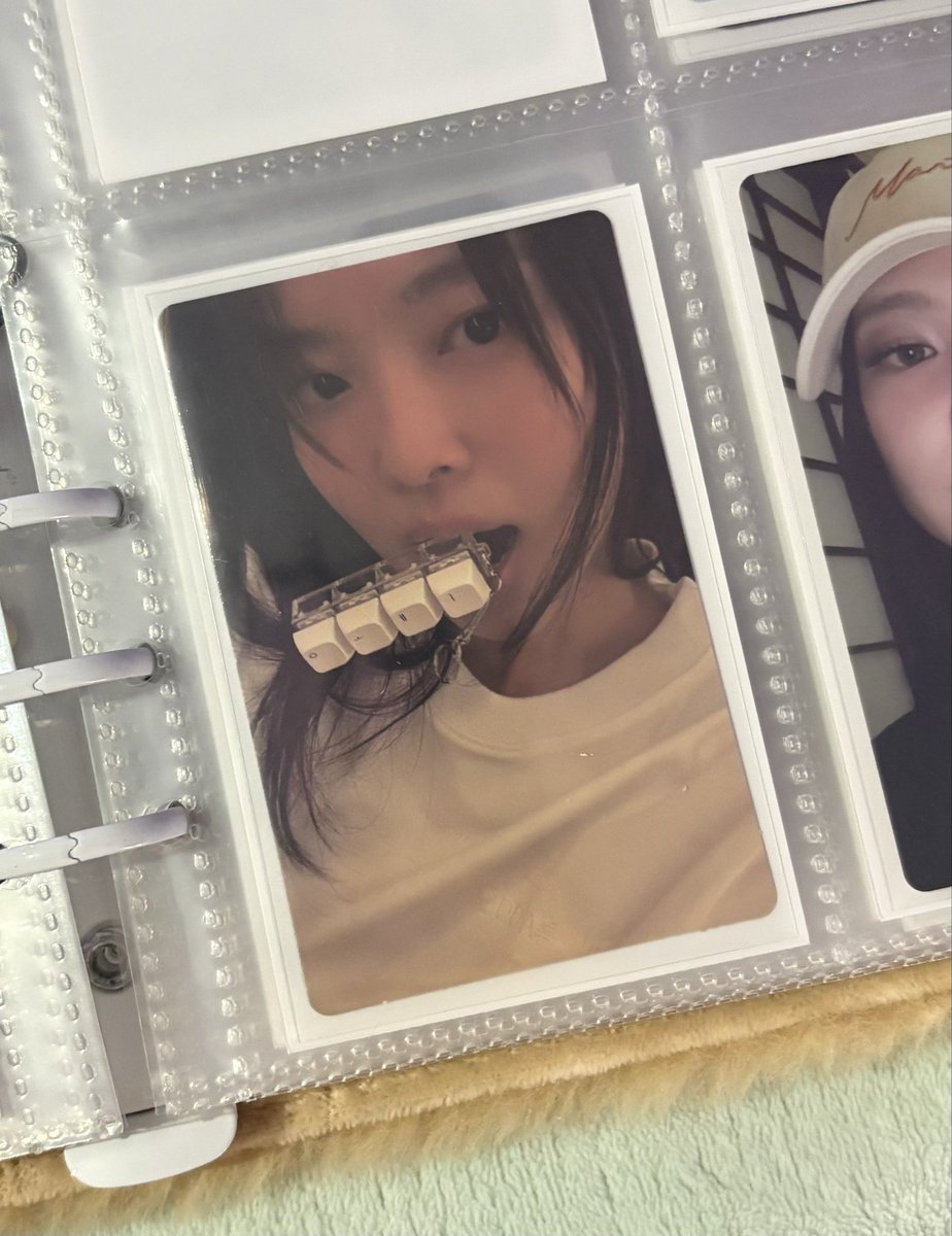 𝐢𝐬𝐚 tweet media