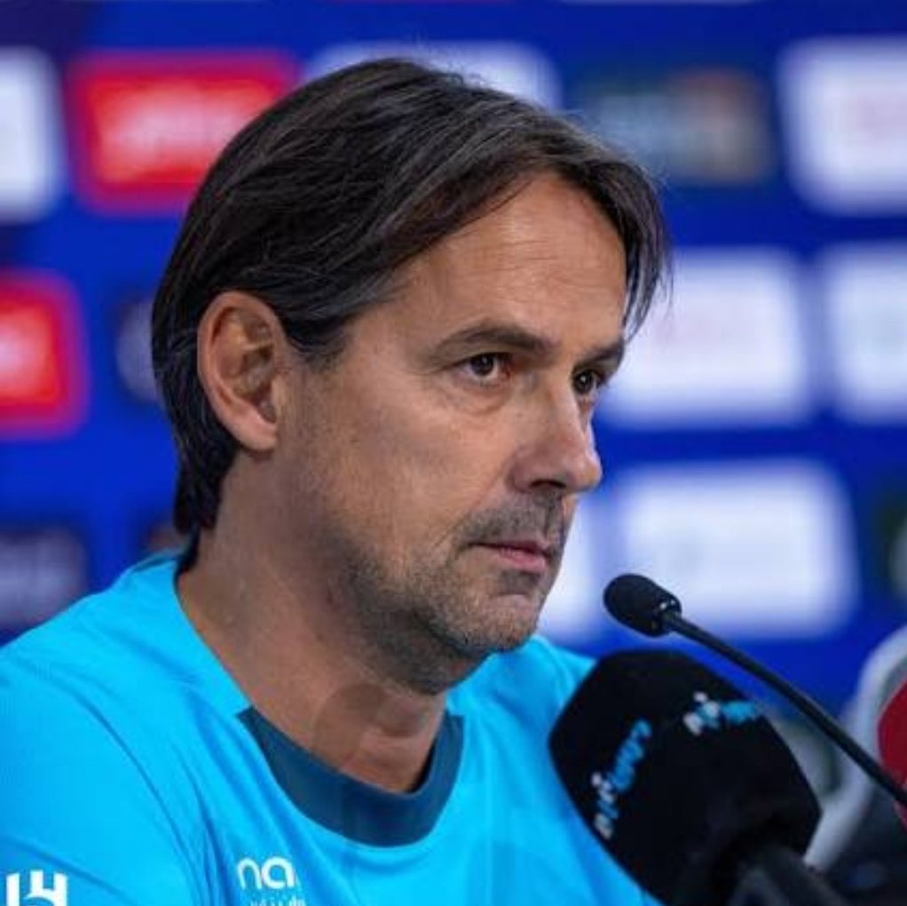 alshmry6w1's tweet photo. فاز الهلال او خسر مدرب جبان ودفاعي واذا لم تتم إقالته لن يحقق الهلال لا دوري ولا نخبة. https://t.co/yenIkXcJoE