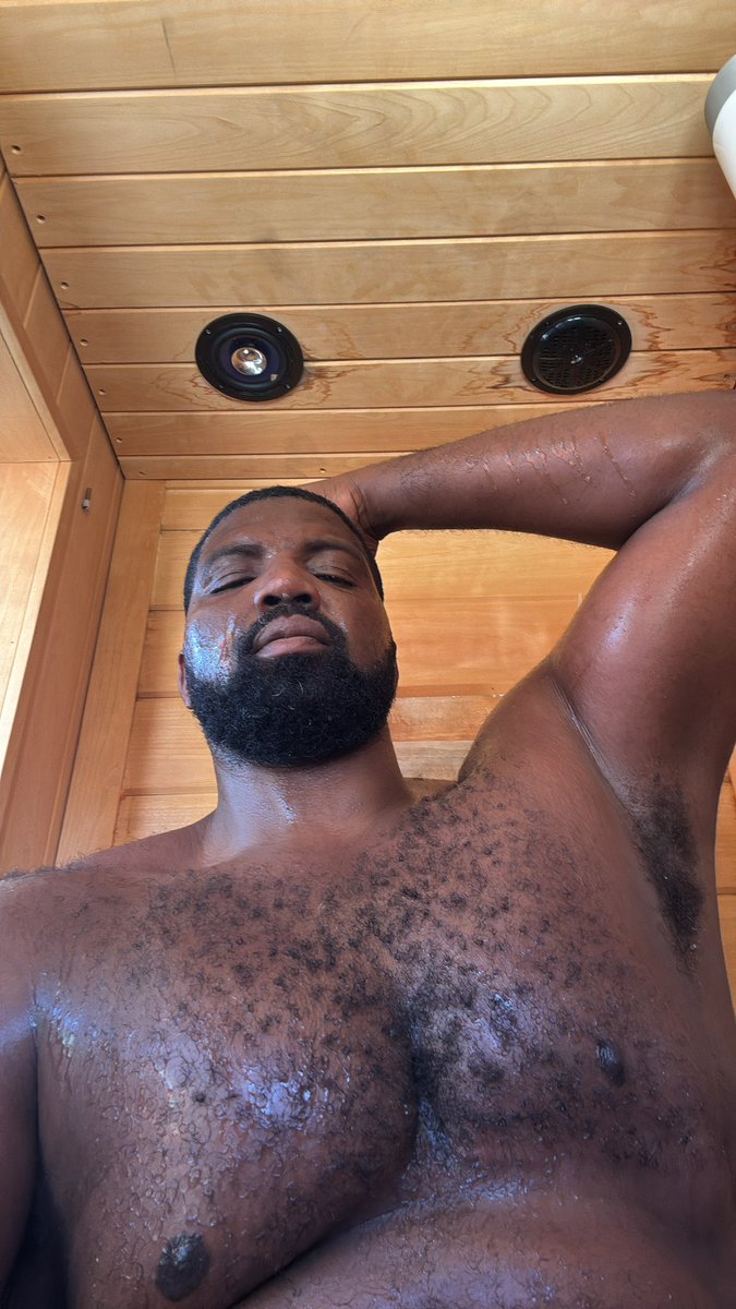 homebody_ryan's tweet image. Sauna sweats after swimming hit different. #sauna#sweat#pool