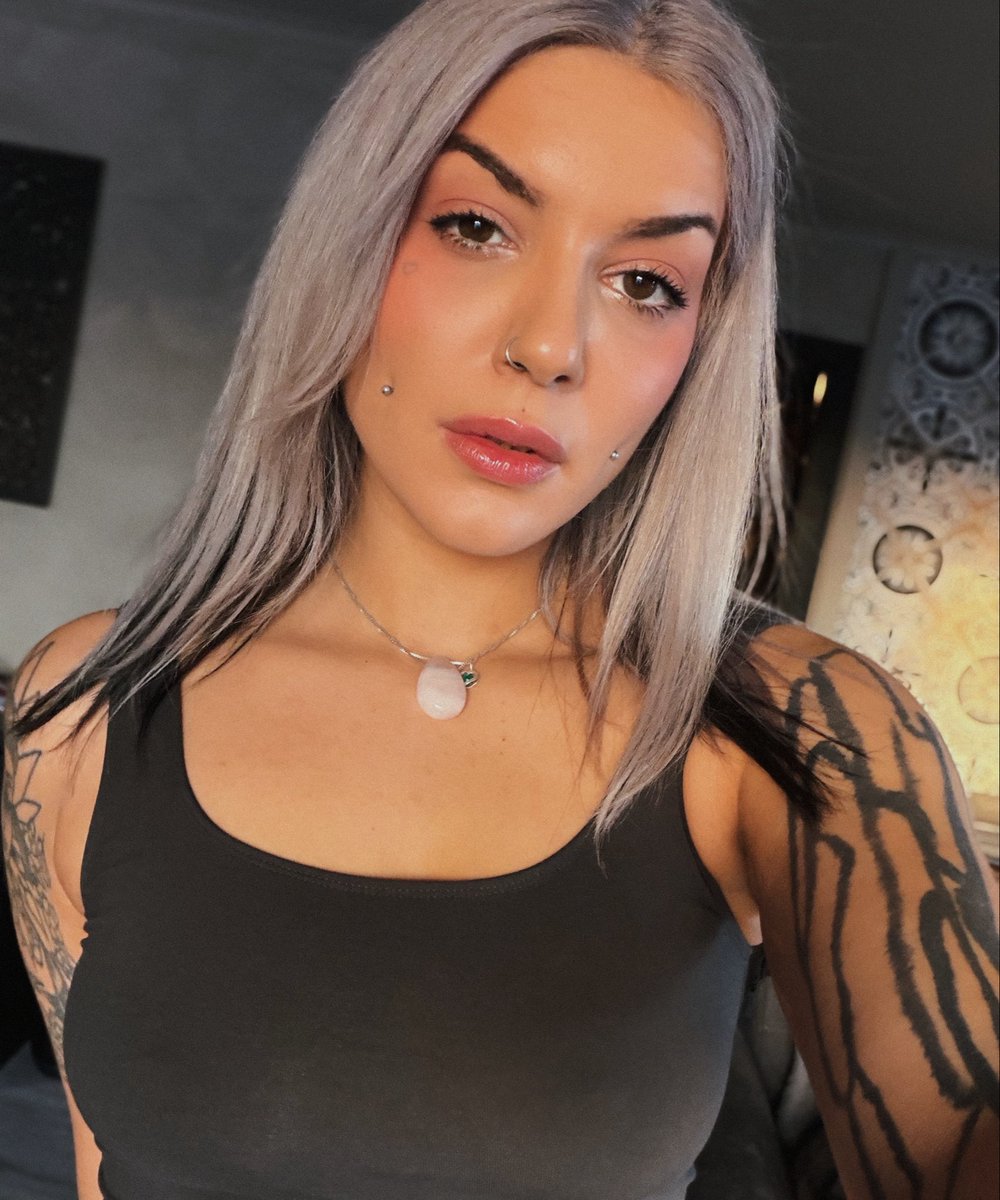 𝔊𝔬𝔡𝔡𝔢𝔰𝔰 𝔅𝔲𝔱𝔱𝔣𝔩𝔶 🦋🦋 tweet media