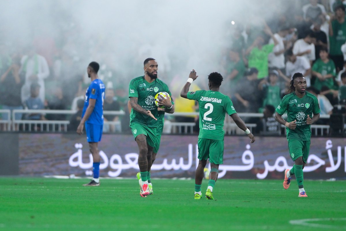 🚨🔛|| المباراة تذهب الى ضربات الترجيح 

الأهلي 1 — 1 الهلال

• يارب انصرهم 🟢🙌