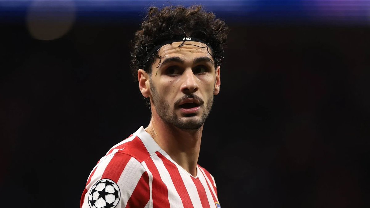CARDOSO. Es una locura la mejoría del mediocampista desde su llegada al Atlético hasta ahora. Está en uno de sus mejores momentos

Al principio no le respetaron las lesiones y estaba falto de confianza. Con el tiempo ha sabido trabajar y hacerse con un puesto

ENORME