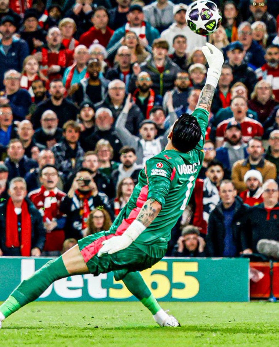 Dünyanın en yararlı panik transferidir Uğurcan Çakır 🧤