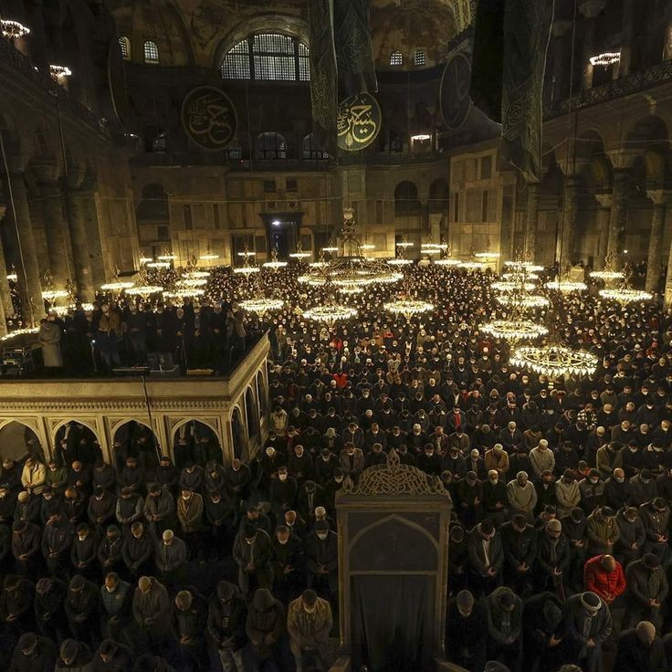 "Allah'ım! Ey kalpleri ve gözleri halden hale çeviren! Kalplerimizi itaatinde sabit kıl. Bize hidayet verdikten sonra kalplerimizi saptırma. Bizi dinimiz hakkında fitneye düşürme. Bugünümüzü dünümüzden daha hayırlı kıl. Yarınımızı bugünümüzden daha hayırlı kıl. Aminn