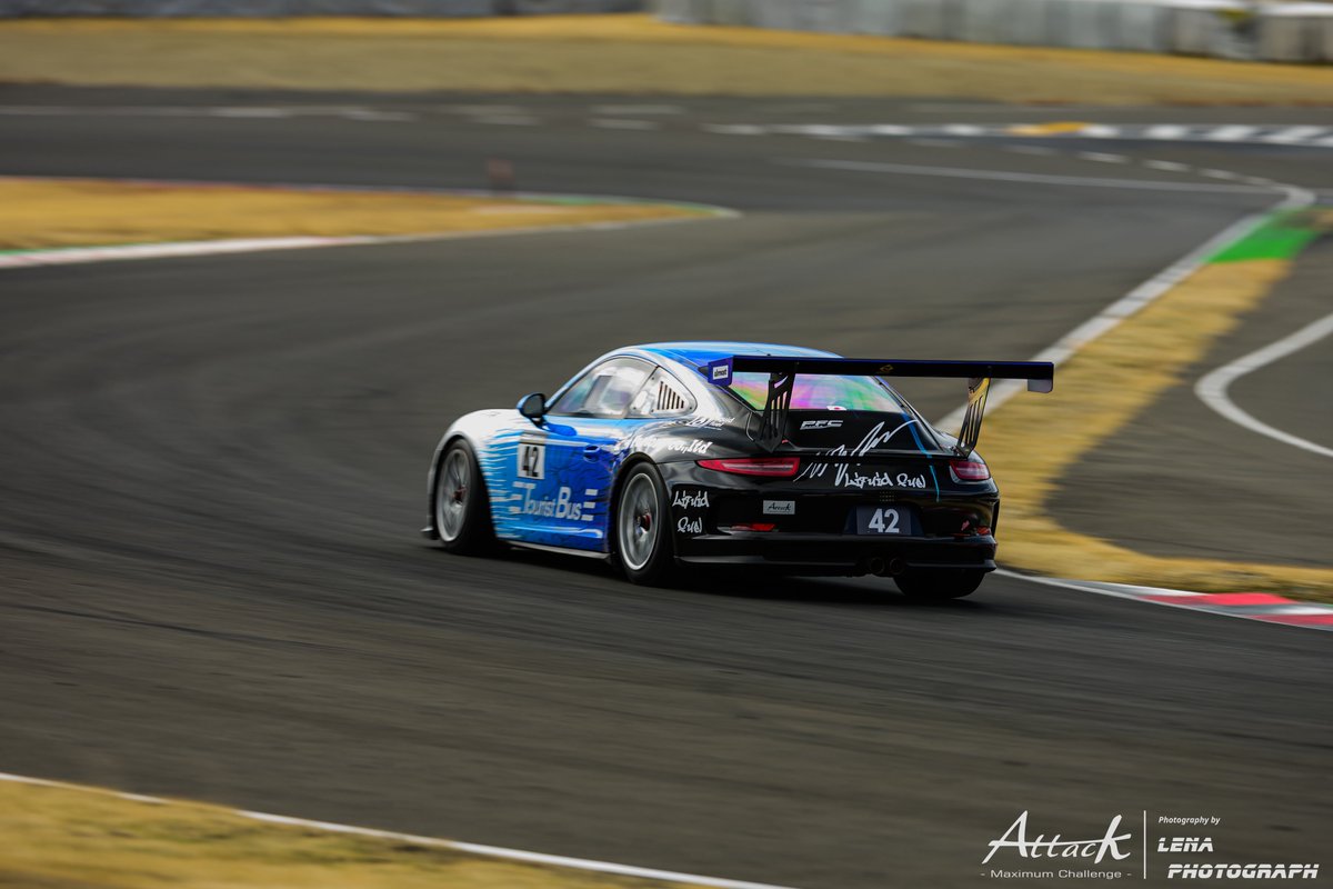 レナ📸 tweet media