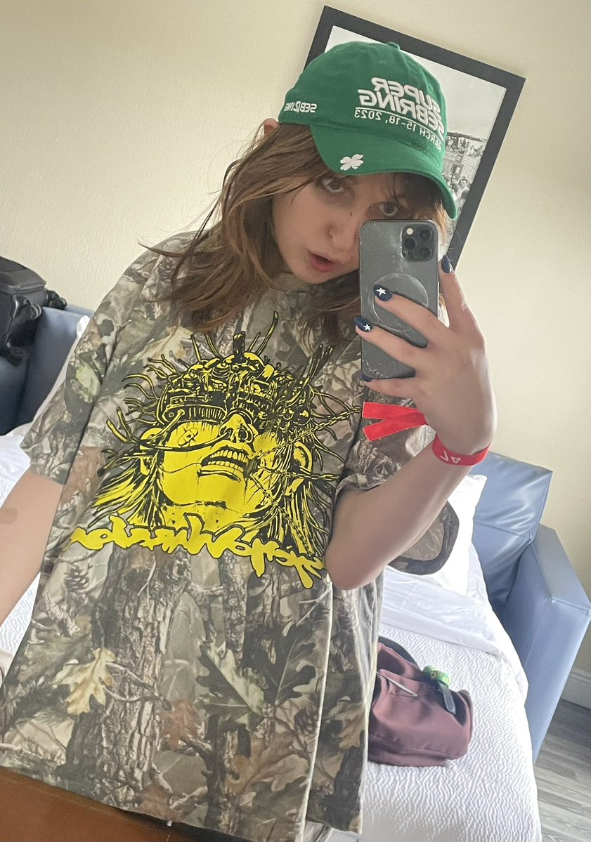 charlie, wretched hag 🪸 tweet media