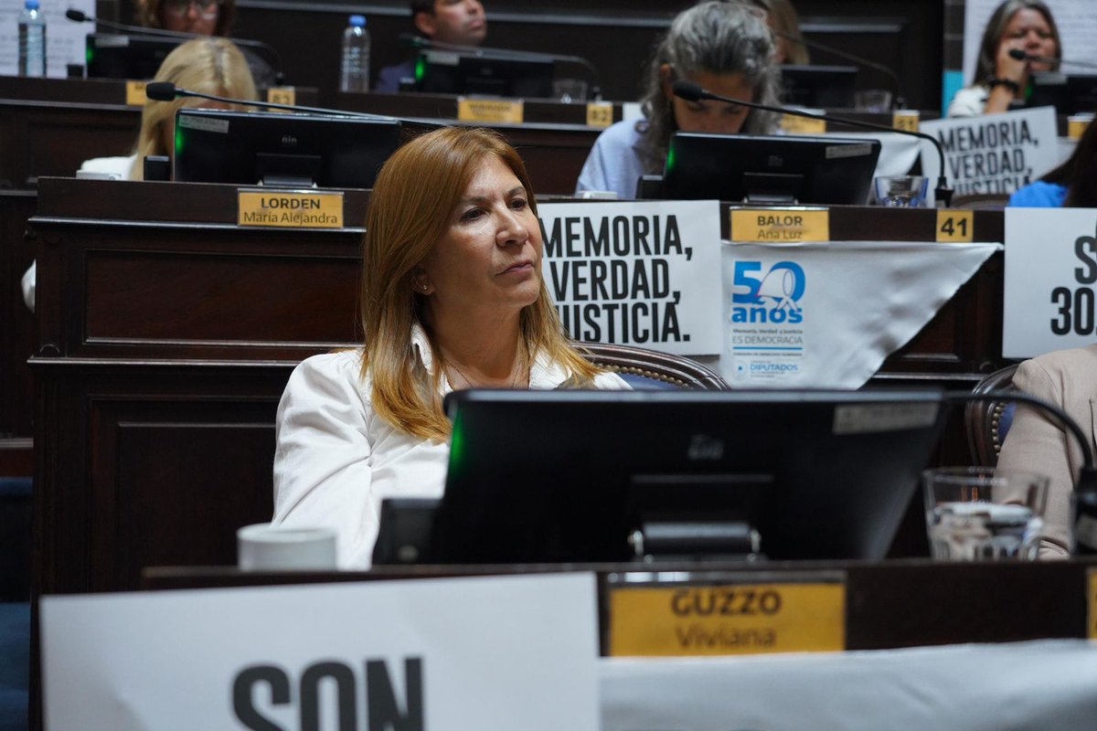 guzzoviviana's tweet photo. Sesión por el Día Nacional de la Memoria por la Verdad y la Justicia.

A 50 años del golpe de Estado, tenemos la responsabilidad de recordar y exigir verdad y justicia por los 30.000 compañerxs desaparecidxs. https://t.co/qHTZQxCjw8