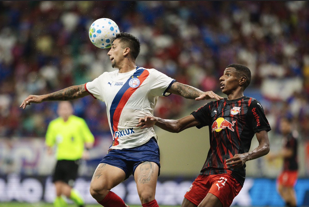 BAHIA 2x0 RED BULL BRAGANTINO: O Bahia venceu a primeira em casa nesta série A com absoluta justiça. O que o time jogou no primeiro tempo foi suficiente para merecer até um placar maior. Criou, se impôs, controlou o jogo, fez os gols e exigiu da defesa adversária. O problema é