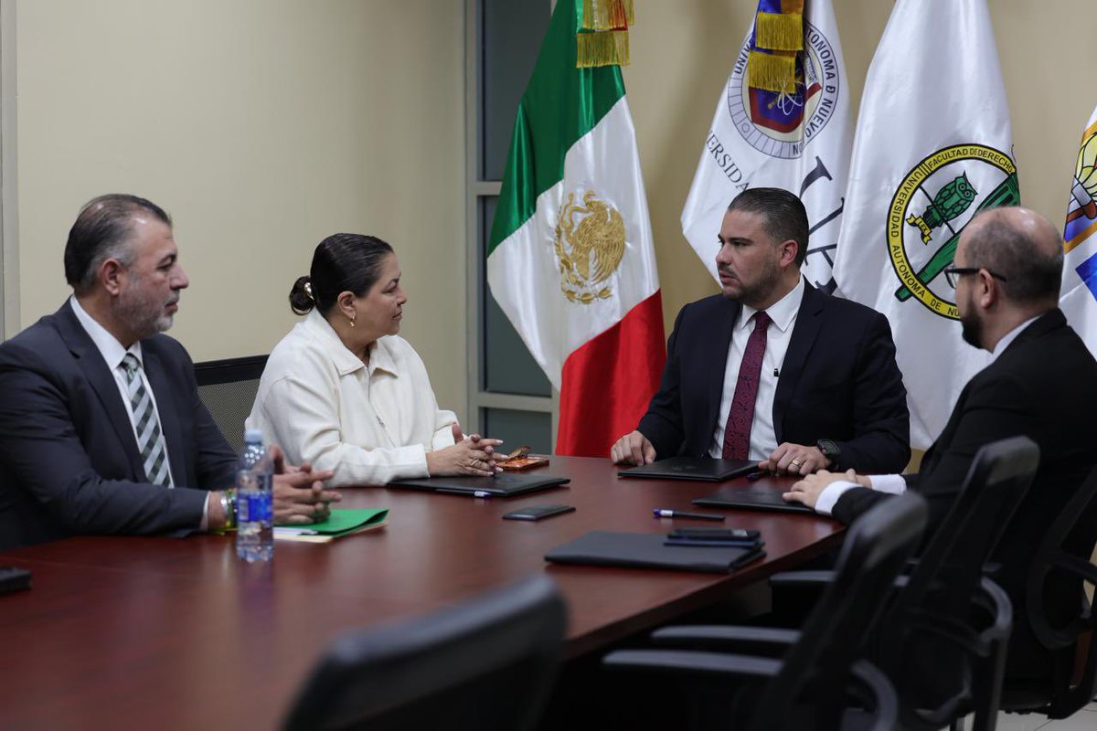 Personajes tweet media