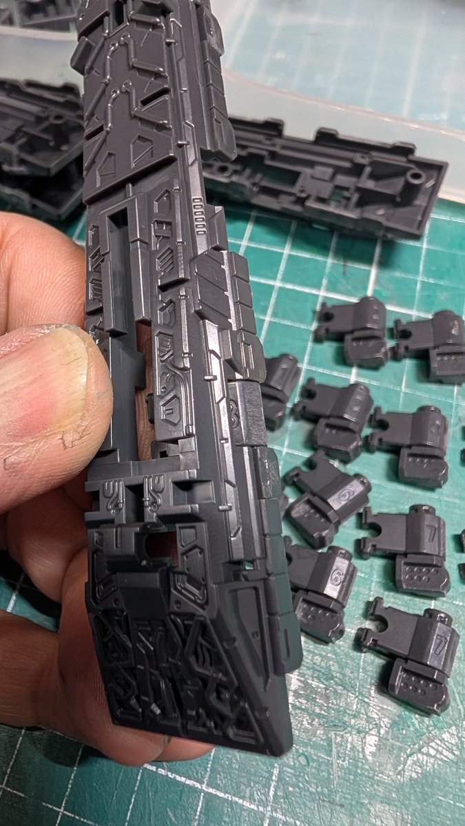 リュウナイト♘ tweet media